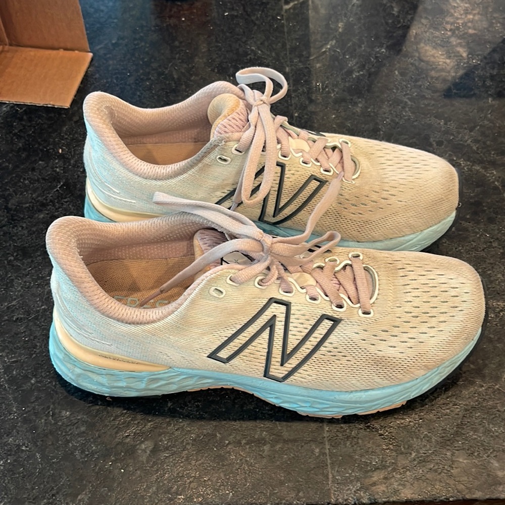 New Balance Fresh Foam 880v11 running sneakers